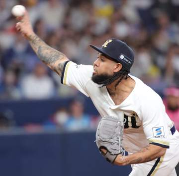 オリックスのエスピノーザが怒 日本ハム・カストロのタイムのタイミングに不満あらわ 物々しい雰囲気に場内ざわめく
