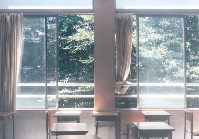 【女子の妄想あるある3】消しゴムを借りた時に…/photo by GAHAG