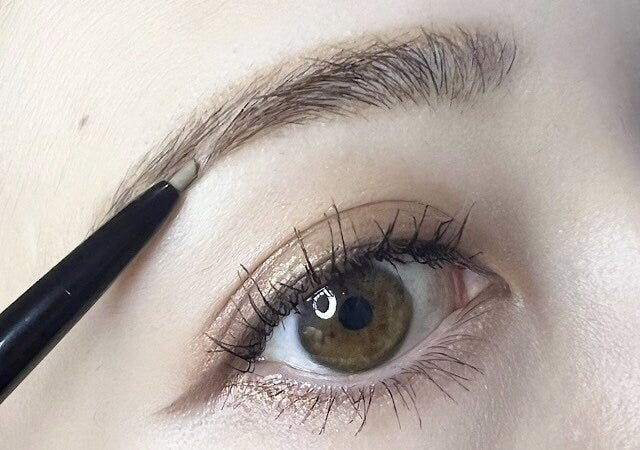 メイク　美容　ビューティ　ビューティー　トレンド　おすすめ　オススメ　メイクテク　テクニック　NGメイク　眉メイク　眉　アイブロウ