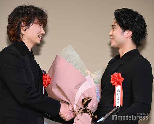 磯村勇斗、綾野剛とガッチリ握手 共演作を振り返る<2024年 エランドール賞>