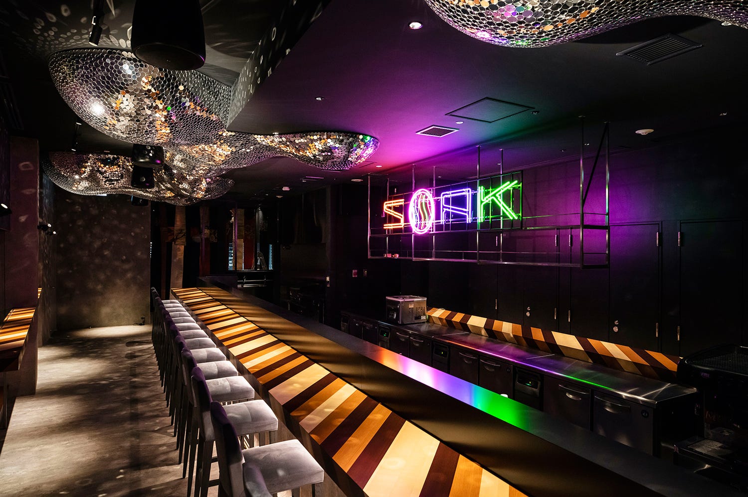 渋谷「SOAK(ソーク)」ホテル最上階の創作レストラン&バー、水遊びできるルーフトップテラスも