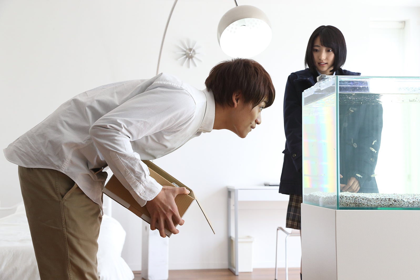 藤田富、武田玲奈（C）2016「仮面ライダーアマゾンズ」製作委員会 （C）石森プロ・東映