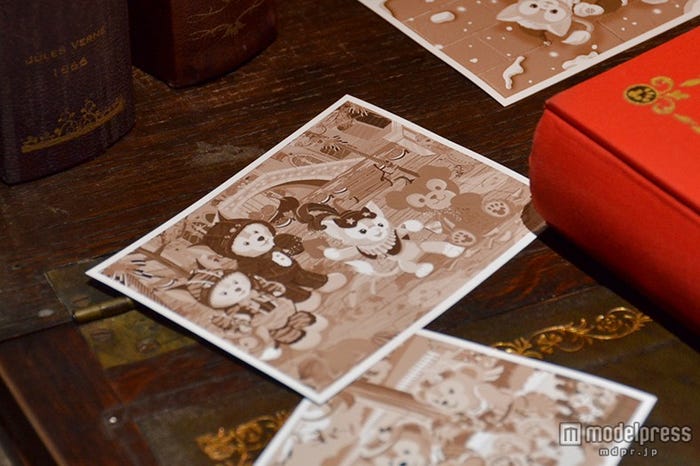 ダッフィー、シェリーメイ、ジェラトーニが過ごす秋の写真