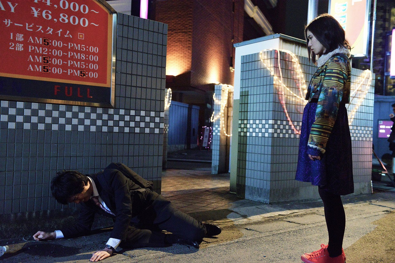 “ムズキュン”ブーム再来？松岡茉優×渡辺大知がハグ＜勝手にふるえてろ＞