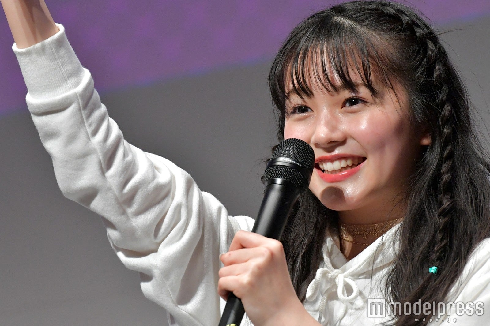 “女子中高生の憧れ”久間田琳加、サプライズに感激 初出し情報“17個”発表