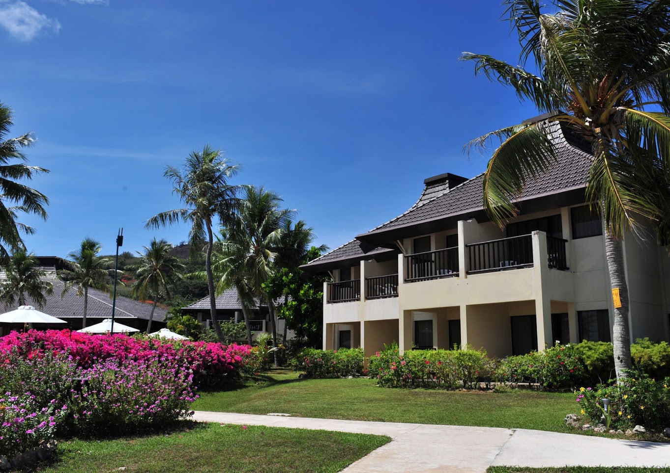 ヴィラタイプの客室が全91室と、規模が大きすぎずちょうどいいスケールのホテル（C）Aqua Resort Club Saipan