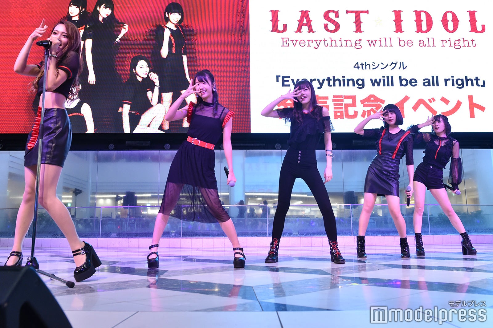 LaLuce（安田愛里、鈴木遥夏、阿部菜々実、大石夏摘、長月翠）（C）モデルプレス