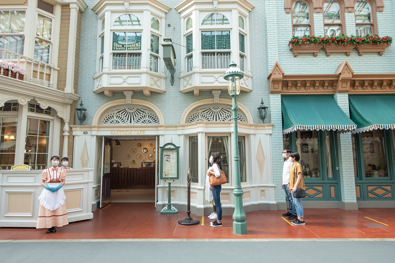 イーストサイド・カフェ（C）Disney