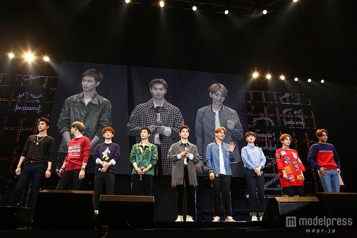 ファンクラブイベントを開催したEXO(左から)セフン、チャンヨル、チェン、レイ、スホ、ベクヒョン、ディオ、シウミン、カイ