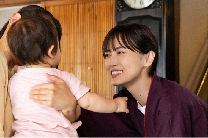 山下美月「さらば、佳き日」第6話より(C)「さらば、佳き日」製作委員会