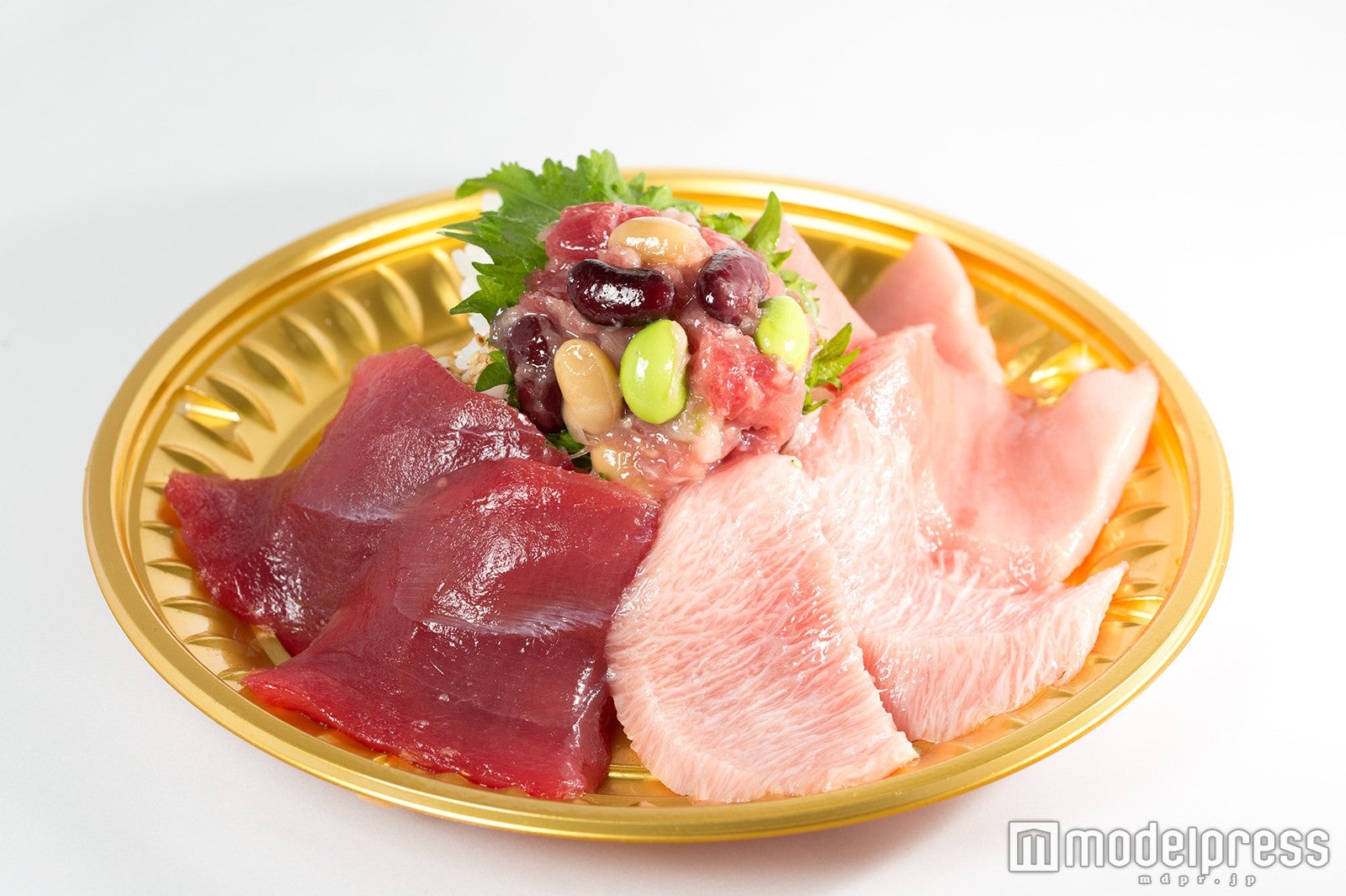 本まぐろ 三色丼（まぐろ屋 黒銀）／画像提供：ロッキング・オン・ジャパン