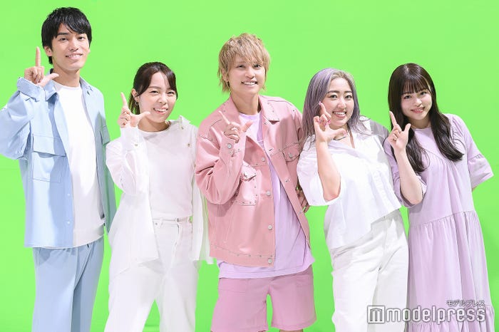 手越祐也&ダンサー(C)モデルプレス