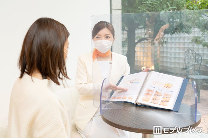 カウンセリングの様子（C）ビューティーガール