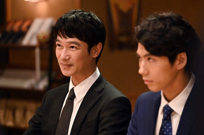 堺雅人、賀来賢人/「半沢直樹」第4話より(C)TBS