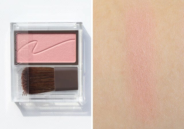 セザンヌ　ツヤ肌アイテム　チークブラッシュ　ピュアピンク　スウォッチ