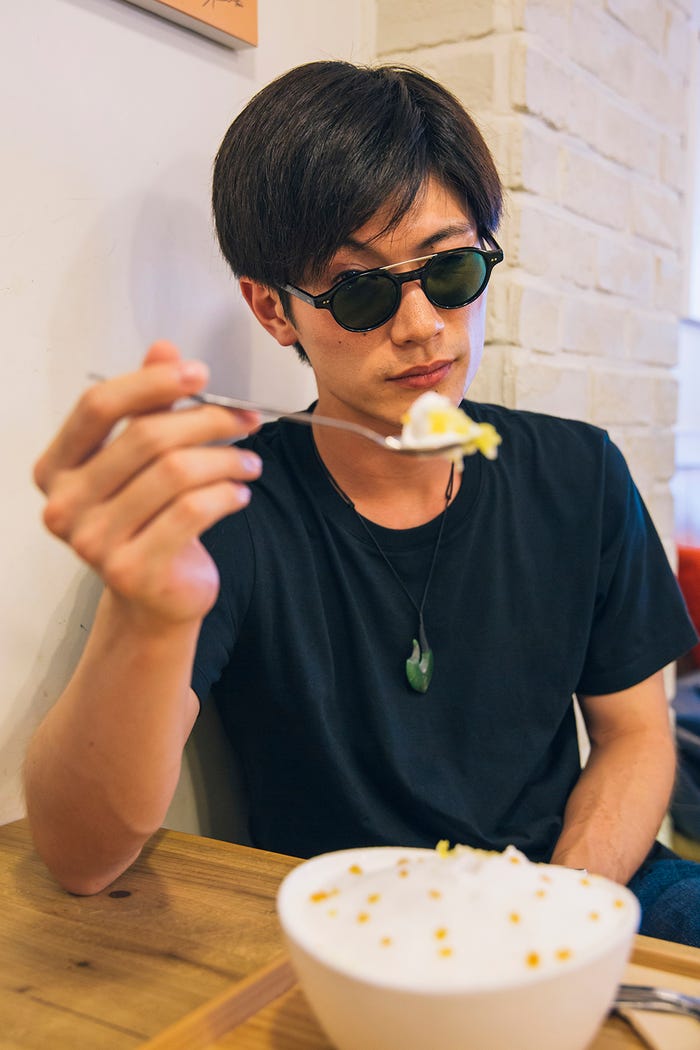 三浦春馬、デザートも味わう(提供写真)