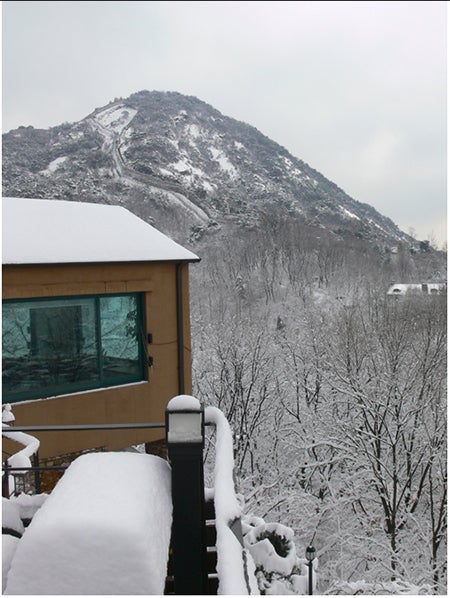 2階のテラス席からはソウル城郭も一望できる／「sanmotoonge」オフィシャルサイトより