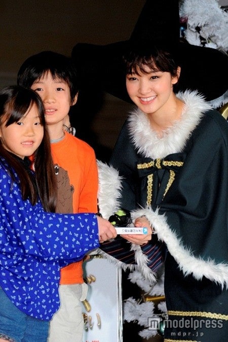 映画「オズ はじまりの戦い」読書感想文コンクール審査員発表イベントに登場した剛力彩芽