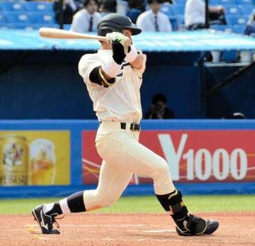 明大 今秋ドラフト上位候補の榊原が今季1号ソロ！ バックスクリーン弾に球場どよめき