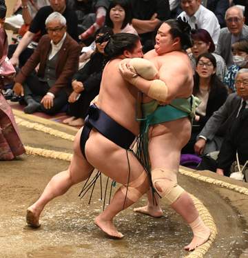 霧島、高安が2連勝 琴桜、熱海富士は2連敗 豊昇龍休場で2横綱不在に
