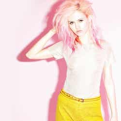 「Forever 21」“Love Is Free”×シャーロット・フリー