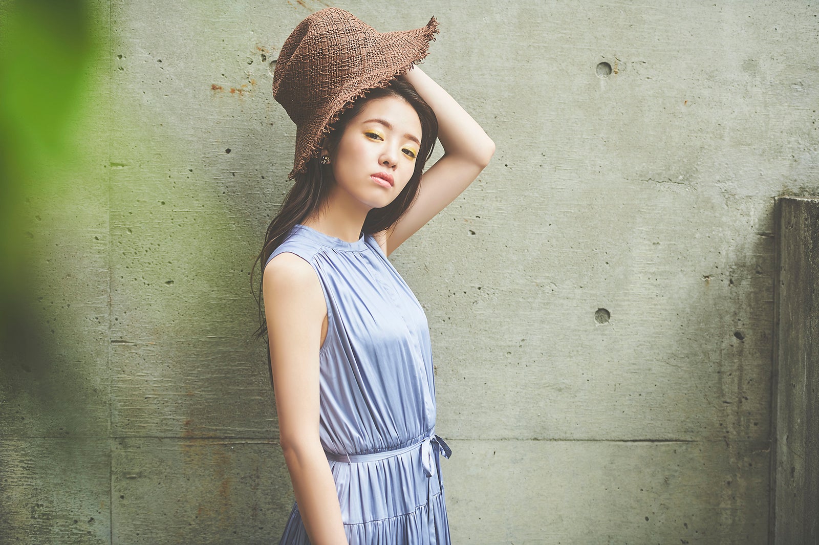 横田真悠、大人可愛い春のカラーコーデで魅了