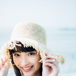 大人びた美貌で話題の茅島みずき、爽やか笑顔で魅了