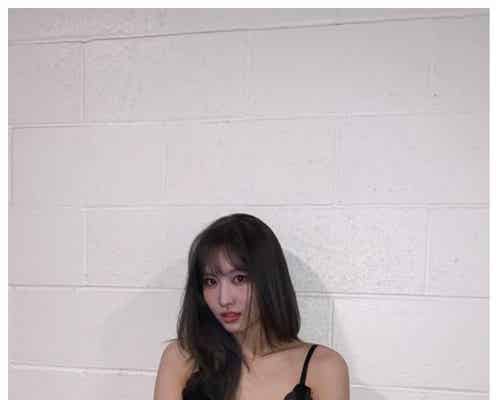 TWICEモモ、素肌輝く“へそ出しキャミ姿”に「スタイル抜群」「可愛すぎる」と反響