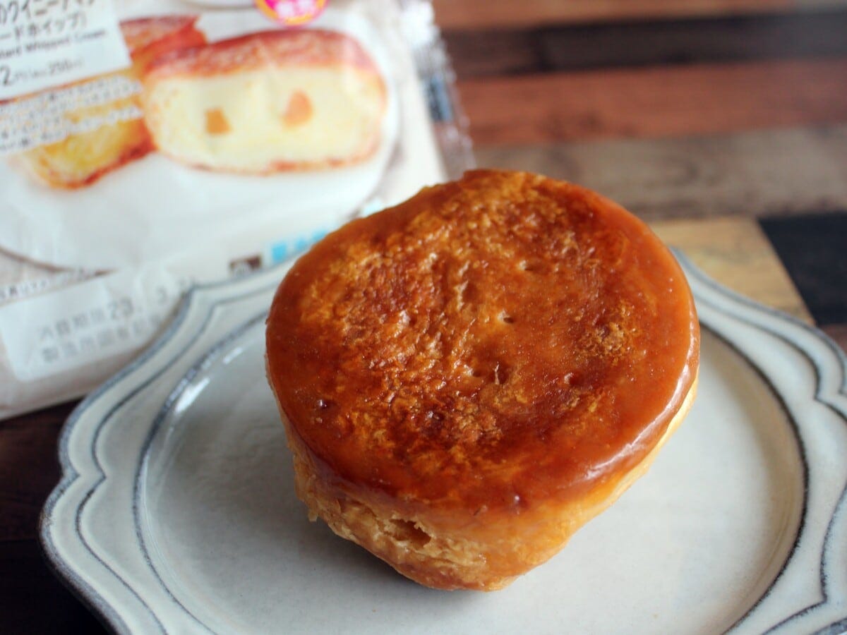 生地を焼いてから、クリームを入れた「後入れ」タイプ