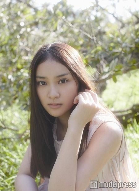 武井咲、デビュー曲テレビ初披露に緊張　SMAPからアドバイス