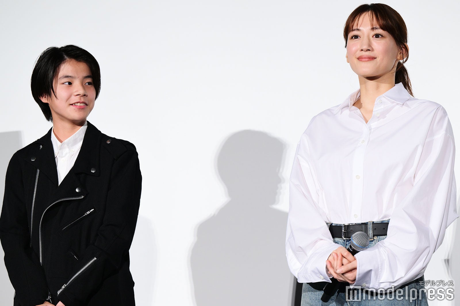 大沢一菜、綾瀬はるか（C）モデルプレス