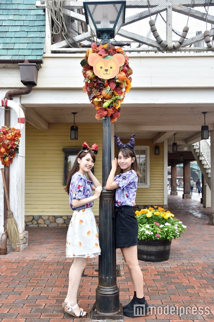 デコレーション/モデル:(左から)松田佳奈子、山本沙樹(C)モデルプレス(C)Disney