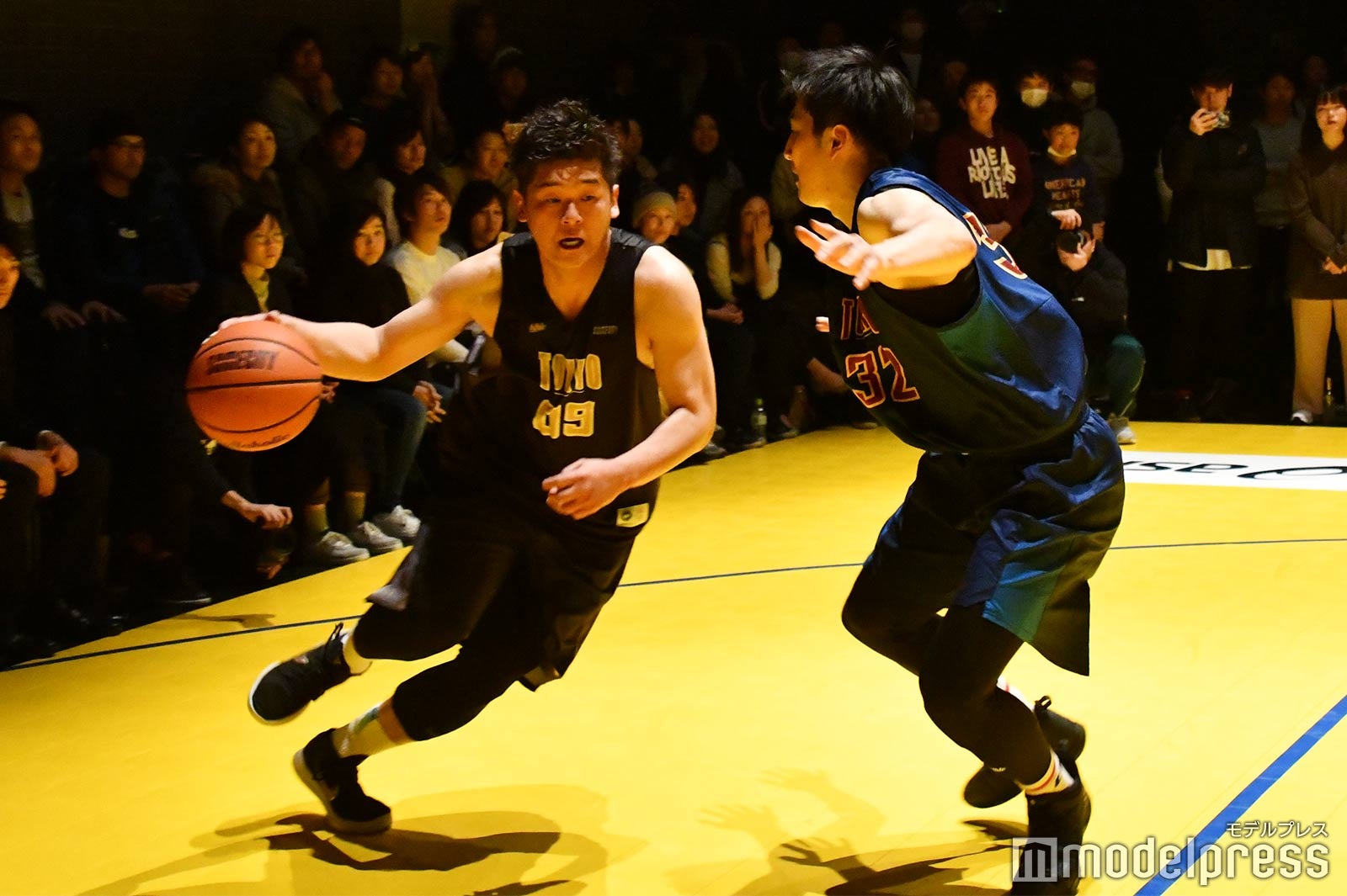 試合の様子 （C）モデルプレス