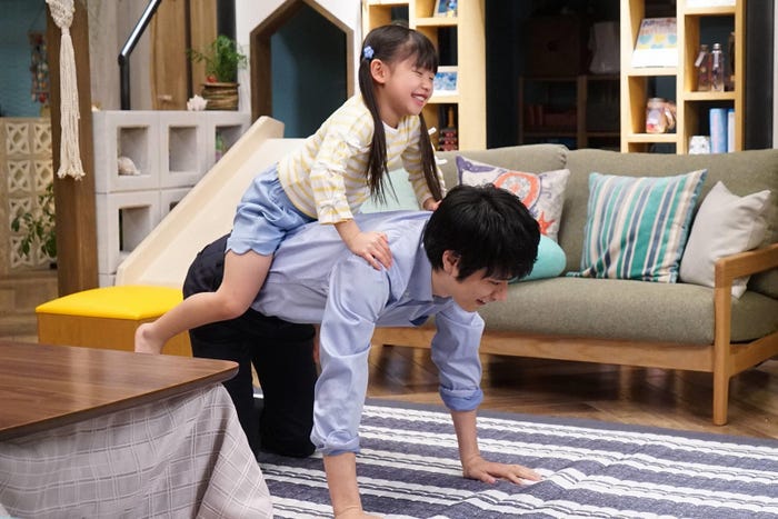 「隣の家族は青く見える」第5話より(C)フジテレビ