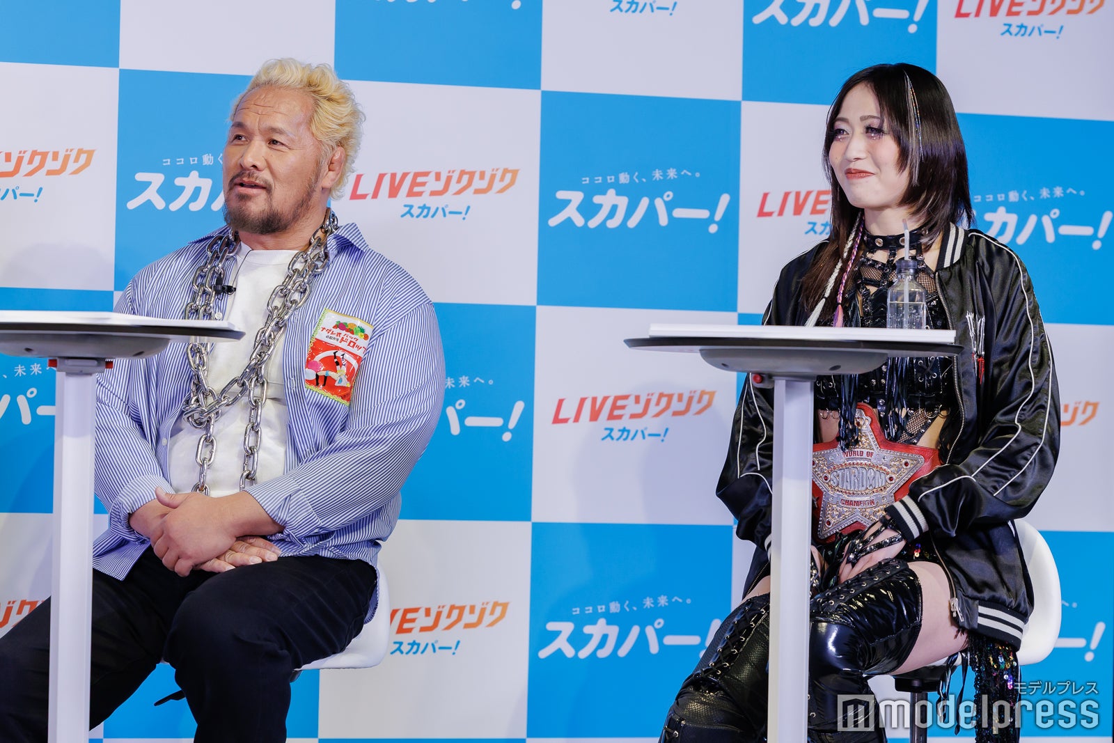 真壁刀義、上谷沙弥（C）モデルプレス