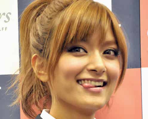 和田アキ子もびっくりのタメ口モデル、セクシースーツにご満悦