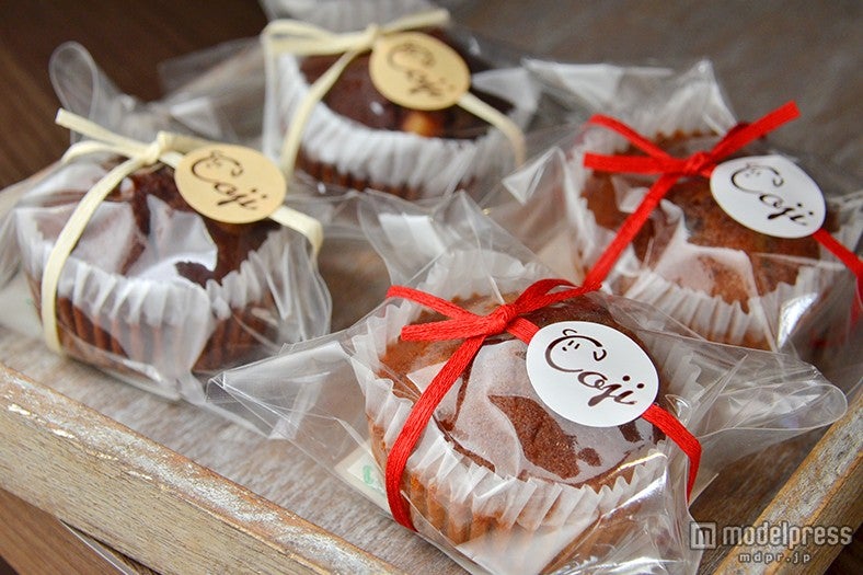 ちょっぴり大人なお酒入のケーキ（左から）「チョコオレンジ」￥270、「ラムいちじく」￥250