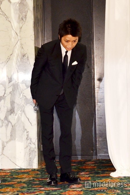 藤原竜也 お相手は 謙虚な優しい方 結婚会見一問一答 1 モデルプレス