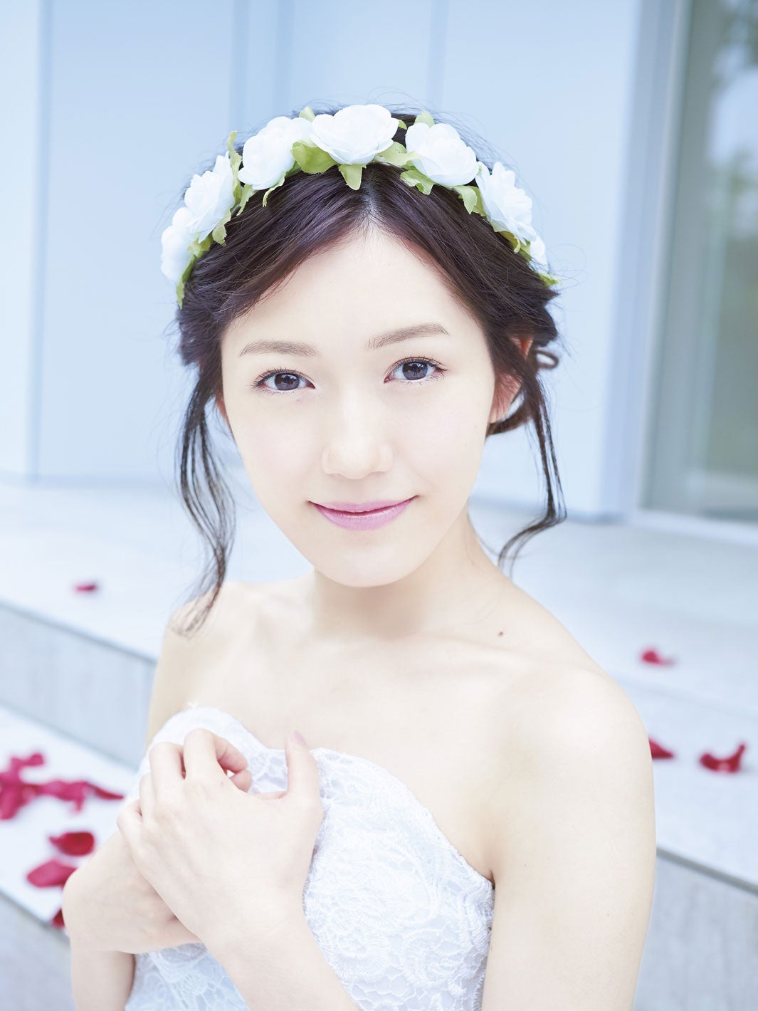 渡辺麻友、純白ドレスで魅了　AKB48卒業後の目標明かす