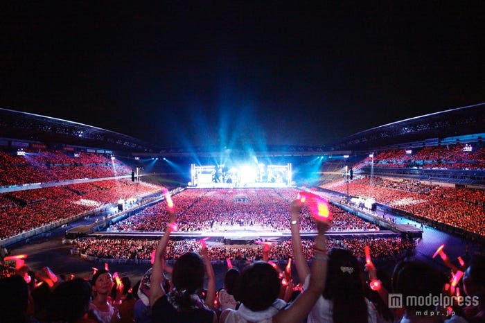 7万人の観客によって巨大なレッドオーシャンが生まれた