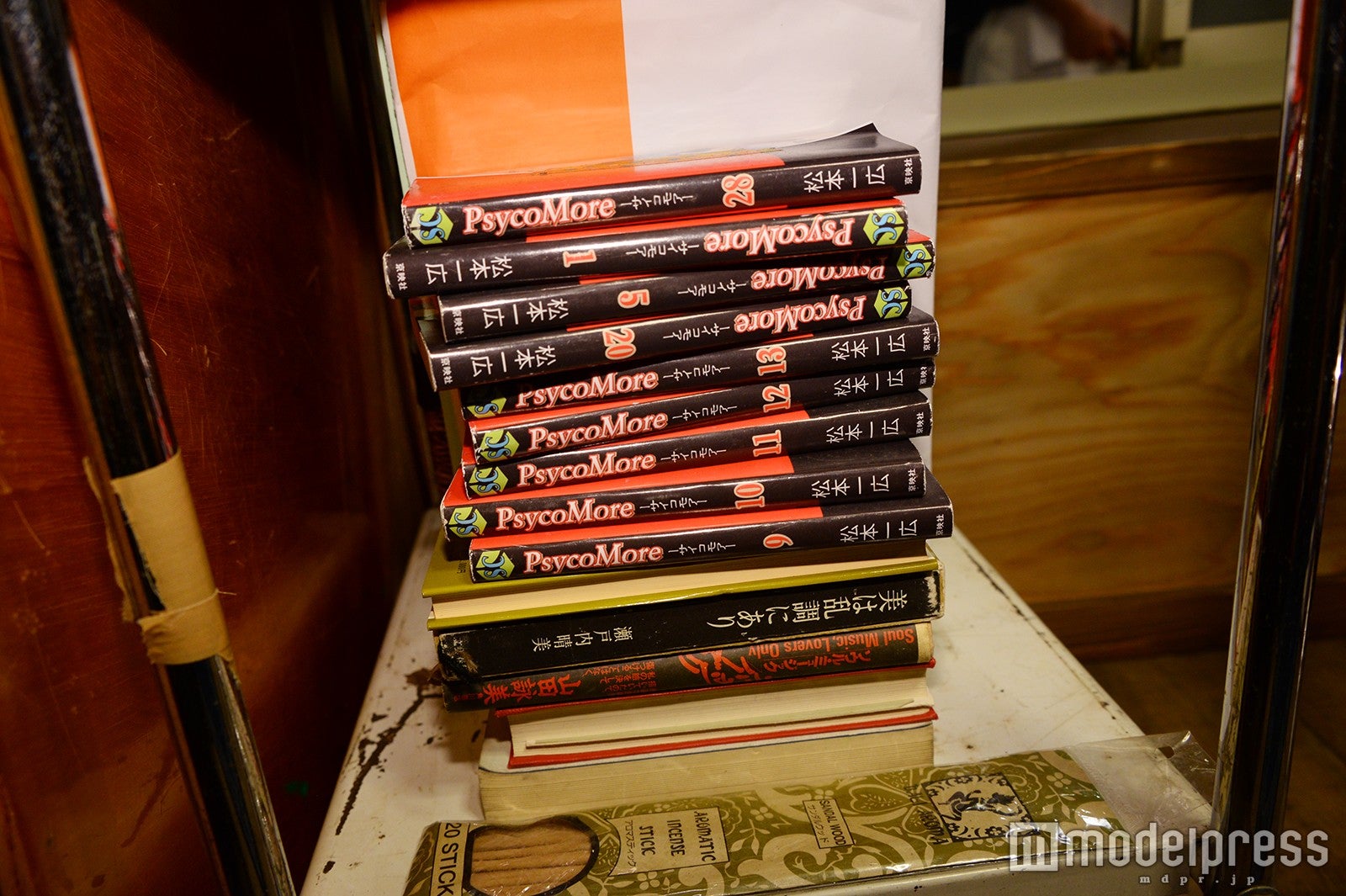 「好きな人がいること」夏向のお部屋（C）モデルプレス