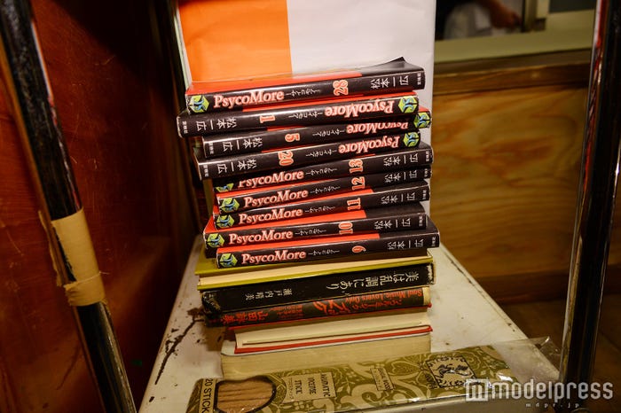 「好きな人がいること」夏向のお部屋(C)モデルプレス