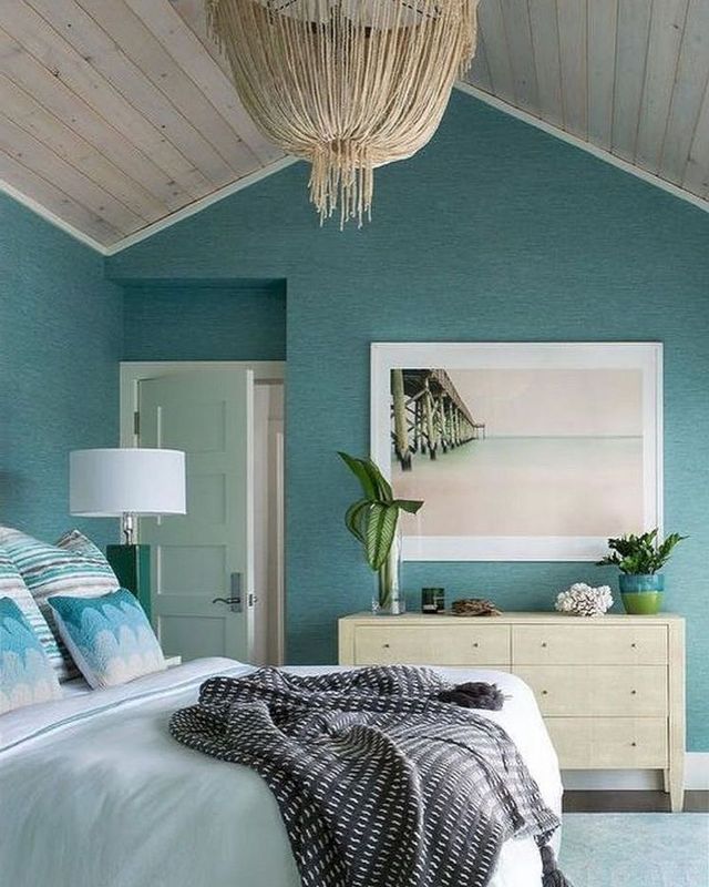 青い壁紙のおしゃれな部屋のレイアウト実例 色の濃さ別に合うインテリアを厳選 モデルプレス