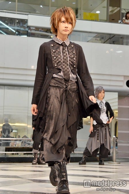 画像7 8 人気 男装 モデル 迫力パフォーマンス 美貌で魅了 モデルプレス