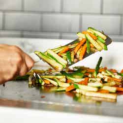 注文を受けてから調理するためいつでも出来たて熱々/画像提供:K&BROTHERS