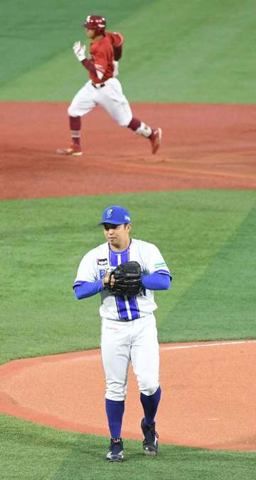 DeNA先発の東 初回にまさか4失点 先頭打者被弾から打者一巡28分間の猛攻受け42球要す 開幕からの連続QSが9試合でストップ
