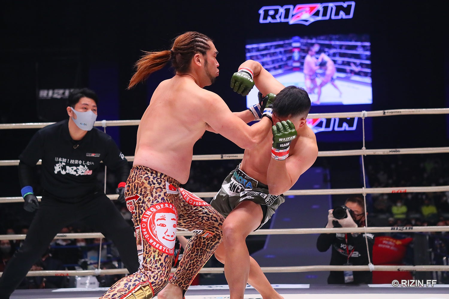 シバターVSHIROYA（C）RIZIN FF