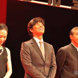 (左から)深津絵里、織田裕二、柳葉敏郎