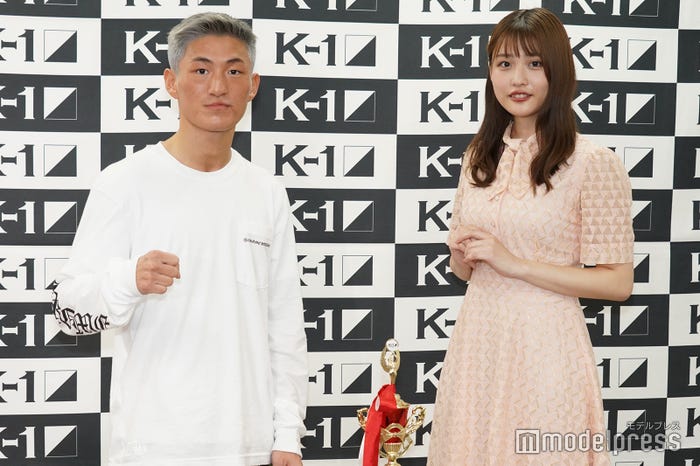 黒田斗真選手、石田桃香 (C)モデルプレス