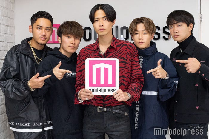 コムドット(左から)ひゅうが、あむぎり、やまと、ゆうた、ゆうま (C)モデルプレス